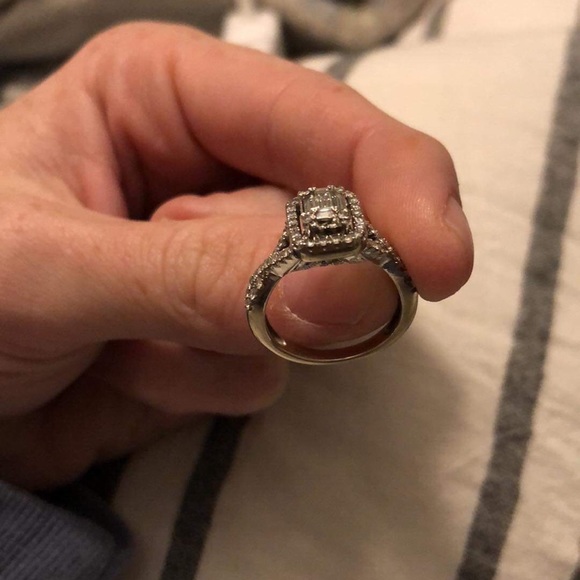 Engagement  Ring - Picture 2 of 8